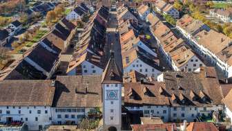 From the Little Town to the Wine-Growing Village
