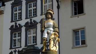 Walther-Bringolf-Platz fountain Walther-Bringolf-Platz fountain