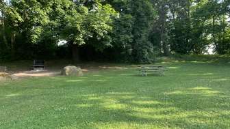 Dreispitz Hard Court Barbecue Area
