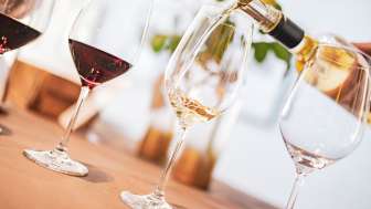 Wine tasting & winery tour