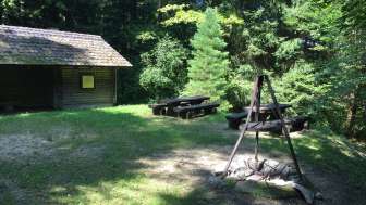 Blockhütte Birch 1975 with barbecue area