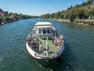 The regular boat service travels down the Rhine, passing Diessenhofen.