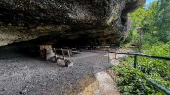 Winterlislöchli cave barbecue area