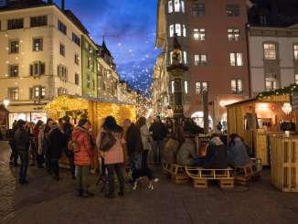 Mulled wine stand Fronwagplatz Schaffhausen Various mulled wine stands on Fronwagplatz in the old town of Schaffhausen.