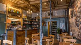 Wine café Bunter Vogel